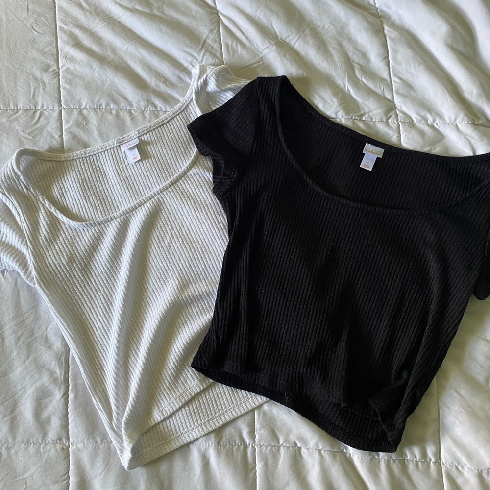 Black and white cropped tops size small